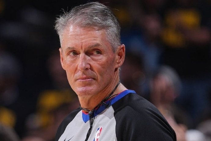 NBA总决赛抢七裁判名单公布:无福斯特,悬念依旧 NBA总决赛抢七裁判名单公布:无福斯特,悬念依旧