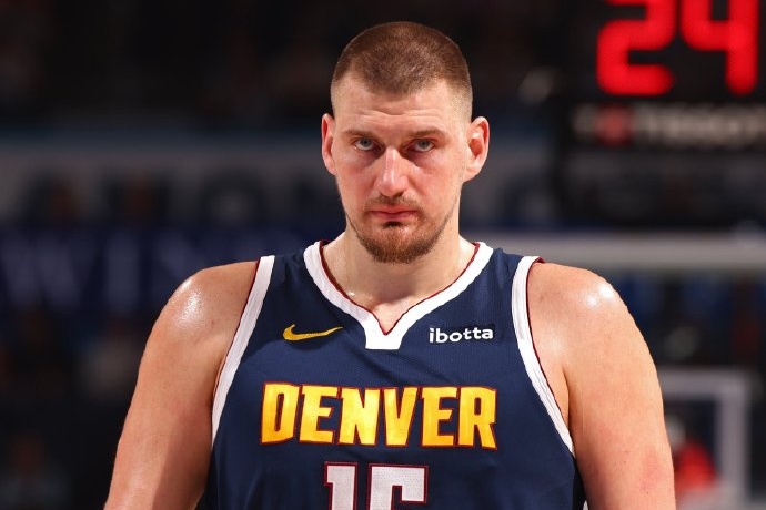 约基奇今夏不会和球队提前续约,计划明年再谈   约基奇今夏不会和球队提前续约,计划明年再谈