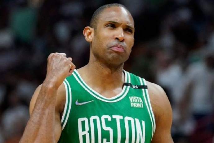 霍福德、梅尔顿与勇士达成口头协议,阵容拼图初现端倪 霍福德、梅尔顿与勇士达成口头协议,阵容拼图初现端倪